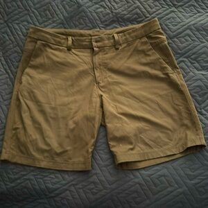 Lululemon Commission Shorts Size 36 9" inseam